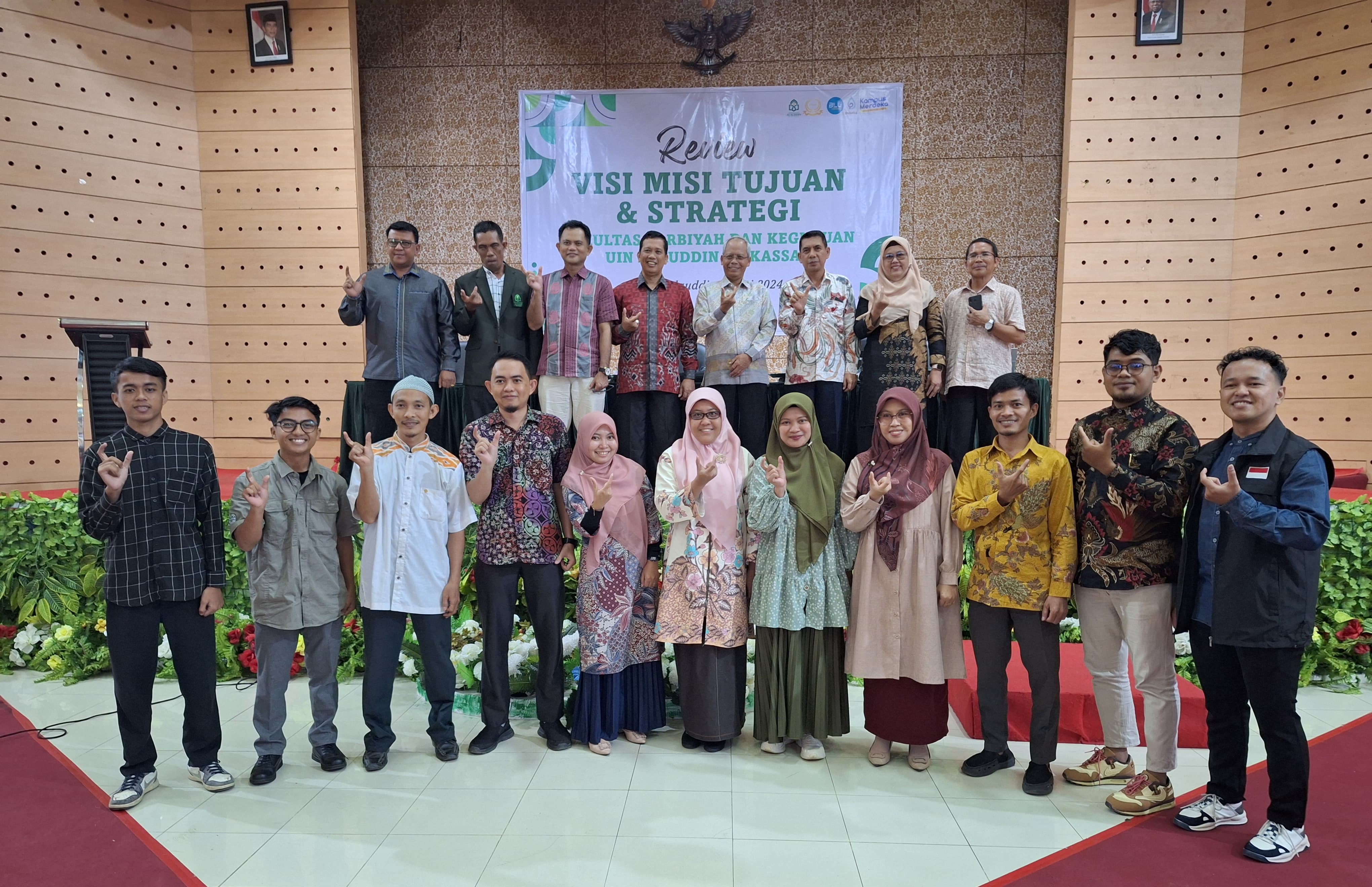 Dosen dan Perwakilan Fakultas Tarbiyah dan Keguruan UIN Alauddin Makassar Kembali Menguatkan Komitmen pada Acara Review Visi, Misi, Tujuan, dan Sasaran
