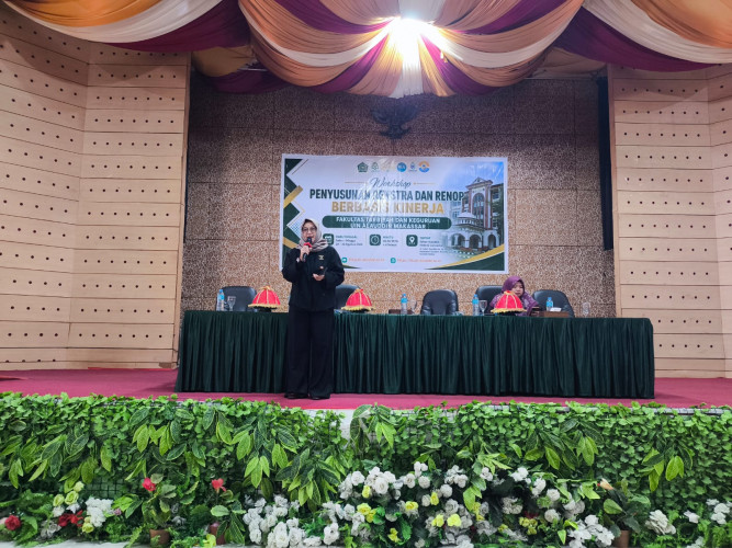 Pemateri Tekankan "Satu Garis Pandang" dalam Penyusunan Renstra dan Renop FTK